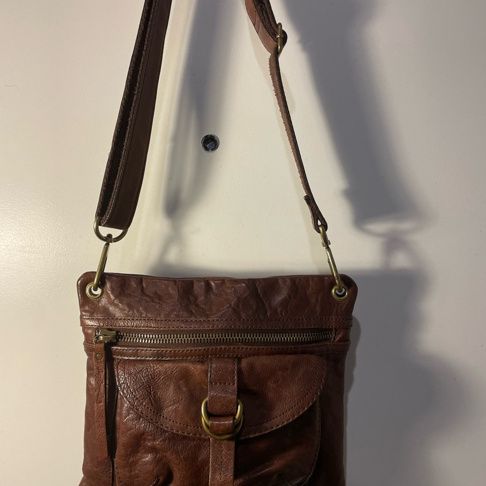 Fossil Vintage Sasha Distressed Cognac Leather Crossbody Bag - Picture 3 of 14